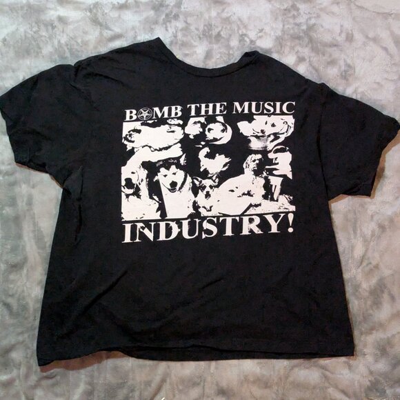 Bomb the Music Industry! Dogs T-Shirt XL - Picture 2 of 3